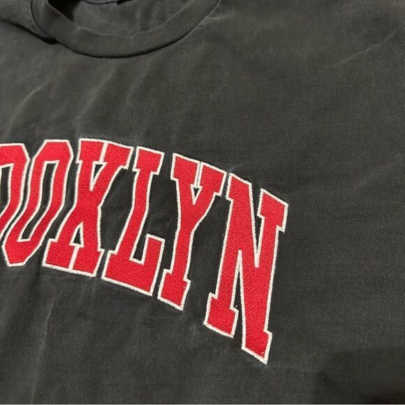 John Galt PacSun Black Brooklyn Graphic Grunge Thick Cropped Raw Hem Tee Shirt - Picture 6 of 7